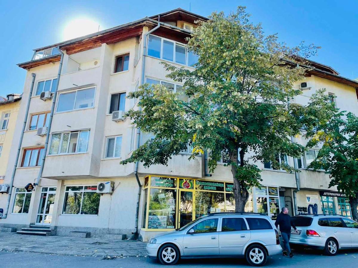 Panorama-М Apartment Vratsa Luaran gambar